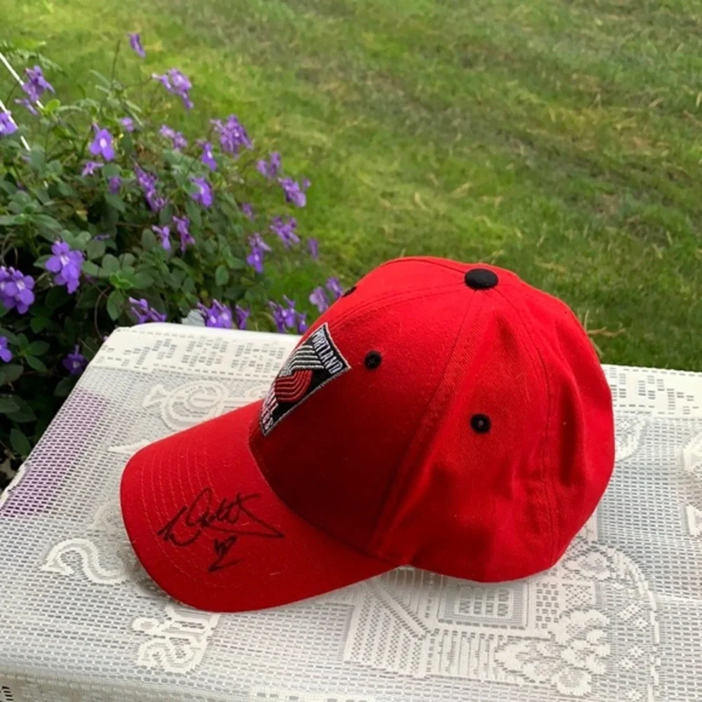 Wesley Matthews autographed cap- Portland Trailblazers Read below
